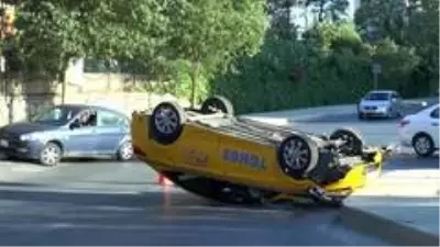 Kartal'da kavşağa hızlı giren taksi takla attı: 1 yaralı Kartal'da kavşağa hızlı giren taksi takla attı: 1 yaralı