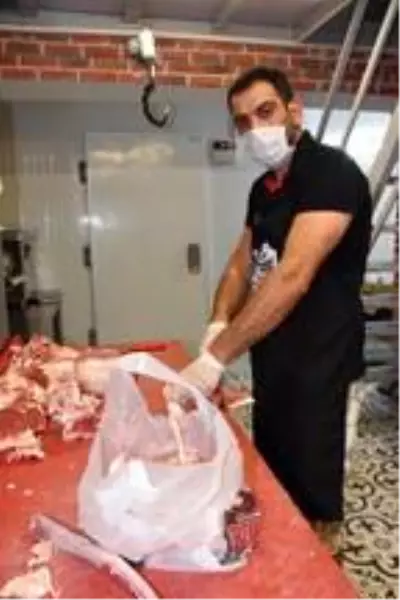 Kasaptan sokak hayvanları için örnek uygulama Kasaptan sokak hayvanları için örnek uygulama