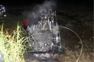 Son dakika haberleri: Kaza sonrası alev topuna dönen otomobilde sürücü yanarak hayatını kaybetti Son dakika haberleri: Kaza sonrası alev topuna dönen otomobilde sürücü yanarak hayatını kaybetti