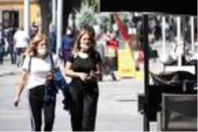 Konya'da vaka sayısı artışına rağmen maske takmayanlar var Konya'da vaka sayısı artışına rağmen maske takmayanlar var