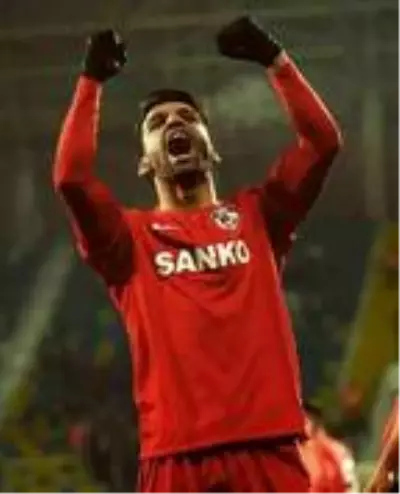Konyaspor, İbrahim Sehic ve Muhammet Demir ile anlaştı Konyaspor, İbrahim Sehic ve Muhammet Demir ile anlaştı