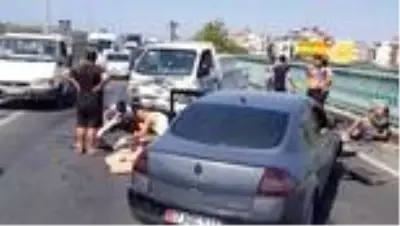 Akraba olan iki sürücü, köprüde trafik kazasına karıştı: 2 yaralı Akraba olan iki sürücü, köprüde trafik kazasına karıştı: 2 yaralı
