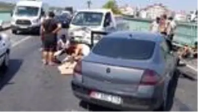Akraba olan iki sürücü, köprüde trafik kazasına karıştı: 2 yaralı Akraba olan iki sürücü, köprüde trafik kazasına karıştı: 2 yaralı