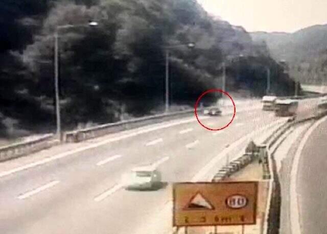 Lüks cipte can pazarı! Sürücü sıkıştığı yerden 1 saatte kurtarıldı Lüks cipte can pazarı! Sürücü sıkıştığı yerden 1 saatte kurtarıldı