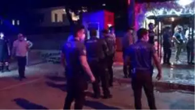 Maltepe'de bir restoran kurşunladı; 3 yaralı Maltepe'de bir restoran kurşunladı; 3 yaralı