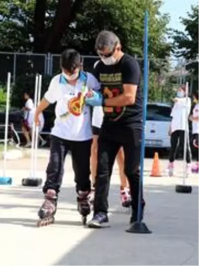 Manisa'da başlayan 'Değerli zamanlar' Projesine ünlü konuk Manisa'da başlayan 'Değerli zamanlar' Projesine ünlü konuk