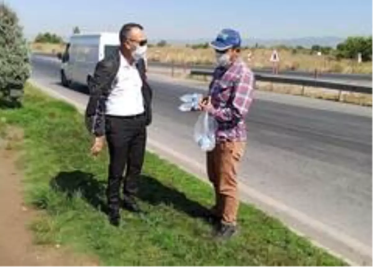 Manisa'da kavşaklarda su, çiçek ve simit satmak yasaklandı