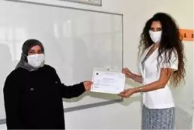 OSMEK'te kursiyerlerin yıl sonu gururu OSMEK'te kursiyerlerin yıl sonu gururu