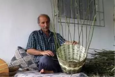 Son dakika yaşam: Söğüt dalından sepet örme işine 50 yıl sonra geri döndü Son dakika yaşam: Söğüt dalından sepet örme işine 50 yıl sonra geri döndü