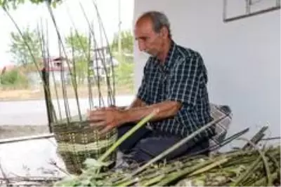 Son dakika yaşam: Söğüt dalından sepet örme işine 50 yıl sonra geri döndü Son dakika yaşam: Söğüt dalından sepet örme işine 50 yıl sonra geri döndü