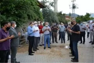 Vali Tutulmaz'ın babası toprağa verildi Vali Tutulmaz'ın babası toprağa verildi