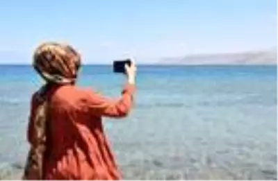 Son dakika haberi | Van Gölü'nde gördükleri cisim hem korkuttu hem heyecanlandırdı Son dakika haberi | Van Gölü'nde gördükleri cisim hem korkuttu hem heyecanlandırdı