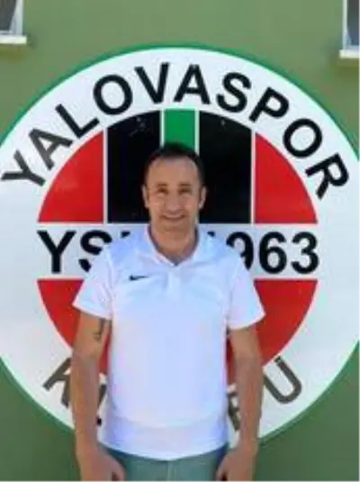 Yalovaspor 14 isimle sözleşme yeniledi Yalovaspor 14 isimle sözleşme yeniledi