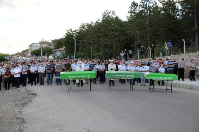 Yangında iki çocuğunu yitiren anneden yürek yakan haykırış Yangında iki çocuğunu yitiren anneden yürek yakan haykırış