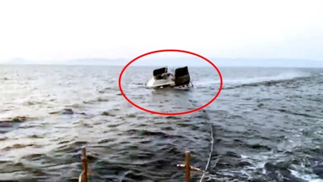 Yunan askerlerinin ateş açtığı teknenin batışı böyle görüntülendi