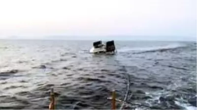 Yunan askerlerinin ateş açtığı teknenin batışı böyle görüntülendi Yunan askerlerinin ateş açtığı teknenin batışı böyle görüntülendi
