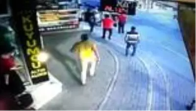 Son dakika haberleri! Adana'da vatandaşların kovaladığı kapkaç zanlısını trafik polisi yakaladı Son dakika haberleri! Adana'da vatandaşların kovaladığı kapkaç zanlısını trafik polisi yakaladı