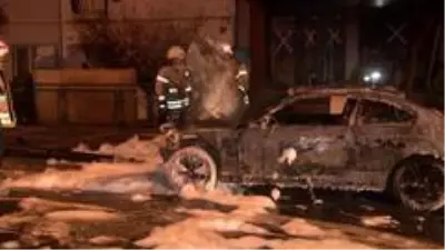 Son dakika haberleri | Alkollü gençler kaza yaptı lüks otomobil alev alev yandı Son dakika haberleri | Alkollü gençler kaza yaptı lüks otomobil alev alev yandı