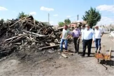 Son dakika haberleri | Başkan Gür'den keresteci esnafına geçmiş olsun ziyareti Son dakika haberleri | Başkan Gür'den keresteci esnafına geçmiş olsun ziyareti