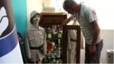 Bu okulda dünyanın 37 bölgesinden toprak numuneleri var Bu okulda dünyanın 37 bölgesinden toprak numuneleri var