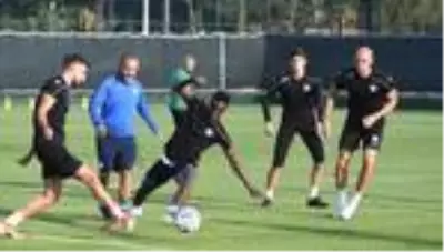 Büyükşehir Belediye Erzurumspor'da yeni sezon hazırlıkları Büyükşehir Belediye Erzurumspor'da yeni sezon hazırlıkları