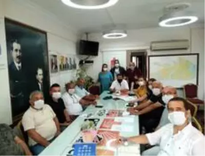 CHP Konyaaltı'nda 8 üye disiplin kuruluna sevk edildi CHP Konyaaltı'nda 8 üye disiplin kuruluna sevk edildi
