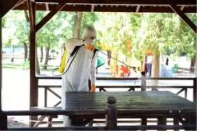 Çorum Belediyesi sosyal alanlar dezenfekte ediyor Çorum Belediyesi sosyal alanlar dezenfekte ediyor