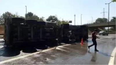D650 karayolunda kimyasal madde taşıyan tır devrildi: 1 yaralı D650 karayolunda kimyasal madde taşıyan tır devrildi: 1 yaralı