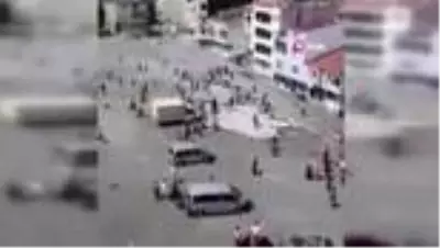 Son dakika... Esenler'de mahalle kavgasında ortalık savaş alanına döndü Son dakika... Esenler'de mahalle kavgasında ortalık savaş alanına döndü