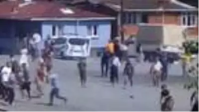 Son dakika haberleri: Esenler'de mahalleyi savaş alanına çeviren kavga kamerada Son dakika haberleri: Esenler'de mahalleyi savaş alanına çeviren kavga kamerada