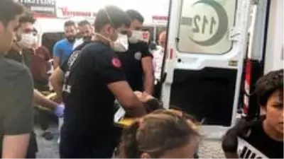 Esenyurt'ta köpekten kaçan 9 yaşındaki çocuğa araba çarptı Esenyurt'ta köpekten kaçan 9 yaşındaki çocuğa araba çarptı