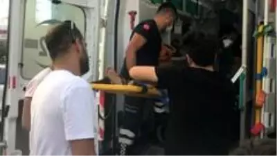 Esenyurt'ta köpekten kaçan 9 yaşındaki çocuğa araba çarptı Esenyurt'ta köpekten kaçan 9 yaşındaki çocuğa araba çarptı