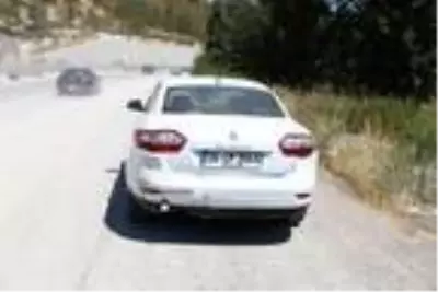 Freni patlayan otomobil takla attı: 5 yaralı Freni patlayan otomobil takla attı: 5 yaralı