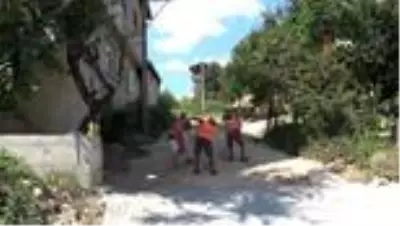 Son dakika... İnegöl'de selden zarar gören yollar yenileniyor Son dakika... İnegöl'de selden zarar gören yollar yenileniyor