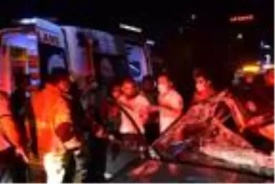 Son dakika haberleri... İzmir'de kaza: 1'i ağır, 3 yaralı Son dakika haberleri... İzmir'de kaza: 1'i ağır, 3 yaralı