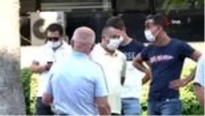 İzmirli servisçilerden Büyükşehir önünde 'S Plaka' eylemi İzmirli servisçilerden Büyükşehir önünde 'S Plaka' eylemi