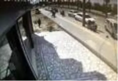 Hem suçlu hem güçlü! Kaçak elektrik kullanmaktan ceza yiyen baba ve oğlu dehşet saçtı Hem suçlu hem güçlü! Kaçak elektrik kullanmaktan ceza yiyen baba ve oğlu dehşet saçtı