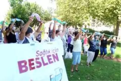 Kadınlar 55 mahallede diyetisyen ve spor eğitmenleri eşliğinde spor ve sağlıklı beslenme hareketi... Kadınlar 55 mahallede diyetisyen ve spor eğitmenleri eşliğinde spor ve sağlıklı beslenme hareketi...