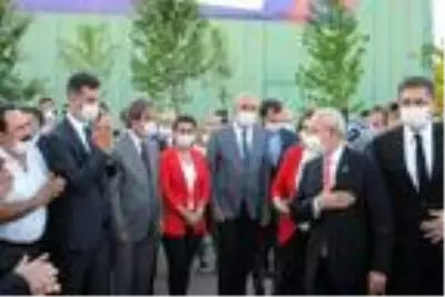 Kılıçdaroğlu ve Akşener, İzmit'te araç tanıtımı ve açılış törenine katıldı