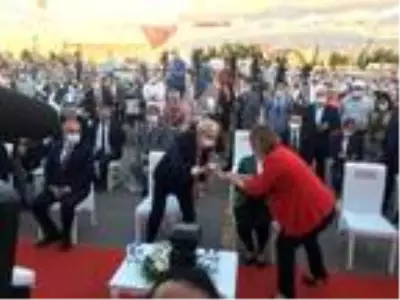 Kılıçdaroğlu ve Akşener, İzmit'te araç tanıtımı ve açılış törenine katıldı