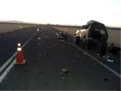 Son dakika haberi... Konya'da düğün dönüşü kaza: 3 yaralı Son dakika haberi... Konya'da düğün dönüşü kaza: 3 yaralı