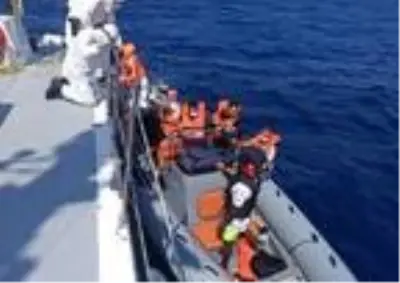 Marmaris'te 23 kaçak göçmen kurtarıldı Marmaris'te 23 kaçak göçmen kurtarıldı