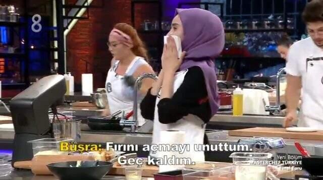 MasterChef Türkiye'de hata yapan Büşra, dakikalarca gözyaşı döktü MasterChef Türkiye'de hata yapan Büşra, dakikalarca gözyaşı döktü