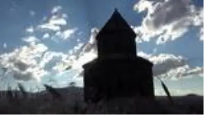 'Medeniyetler Beşiği' Ani'deki tarihi yapılara yazılan yazılara tepki - KARS 'Medeniyetler Beşiği' Ani'deki tarihi yapılara yazılan yazılara tepki - KARS