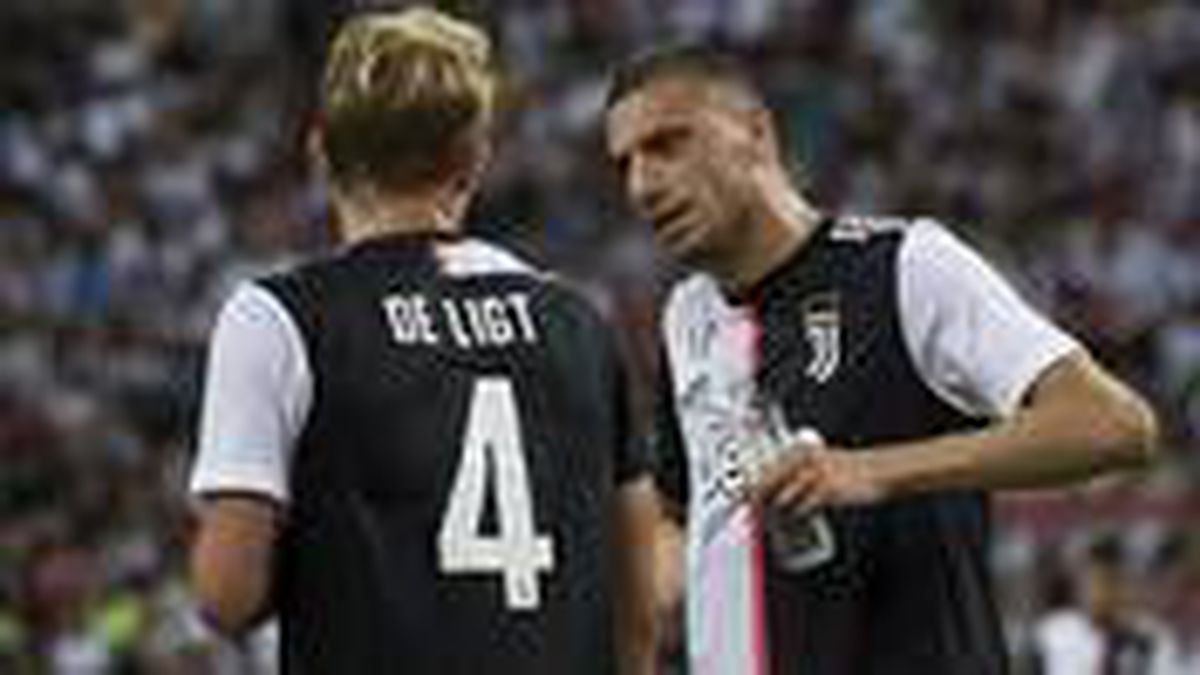Merih Demiral'ın takım arkadaşı Matthijs de Ligt, sakatlığı nedeniyle 3 ay forma giyemeyecek