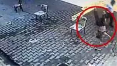 Minik çocuk, tarağının ardından 4. kattan aşağı düştü! Feci olay kamerada