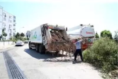 Moloz ekipleri, temiz Çiğli için iş başında Moloz ekipleri, temiz Çiğli için iş başında