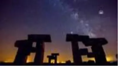 Son dakika haberleri... Perseid meteor yağmuru antik yapılar ile Zafer Anıtı'nda izlendi Son dakika haberleri... Perseid meteor yağmuru antik yapılar ile Zafer Anıtı'nda izlendi