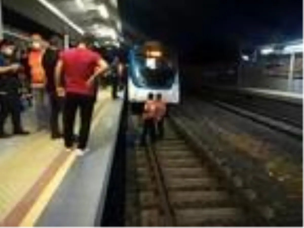 Son dakika haberleri | Raylara atlayan kişi, trenin çarpmasıyla öldü