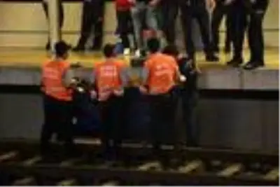 Son dakika haberleri | Raylara atlayan kişi, trenin çarpmasıyla öldü Son dakika haberleri | Raylara atlayan kişi, trenin çarpmasıyla öldü